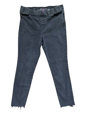 Gloria Vanderbilt All Around Slimming Effect Black Pull On Raw Hem Skinny Jeans
